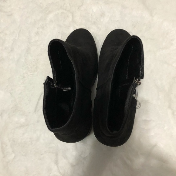 NEW French Connection Jasmine Lug Sole Side Zip Booties - Picture 8 of 8